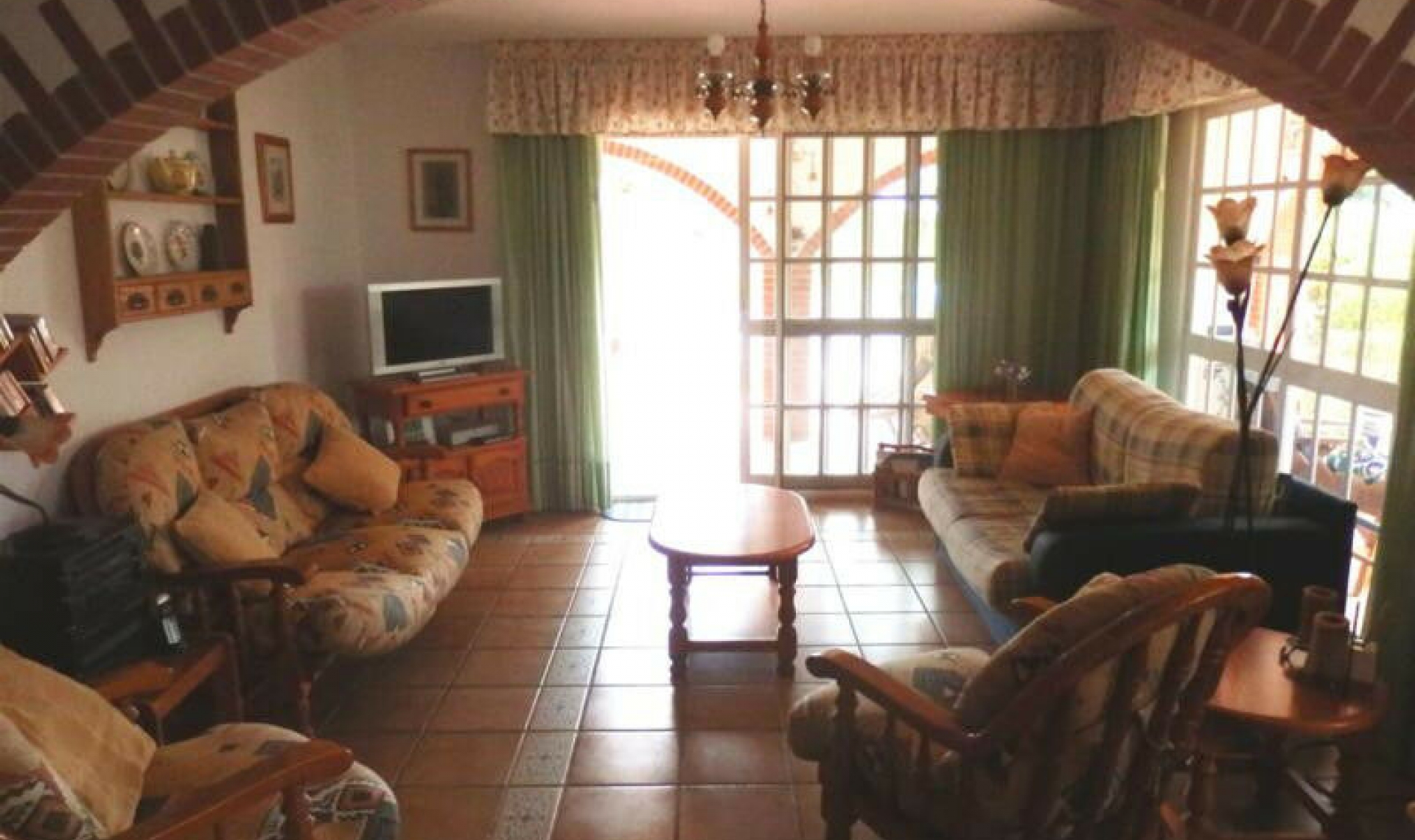 Resale - House -
Chilches