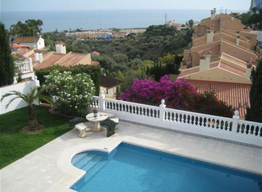 Resale - House -
Chilches