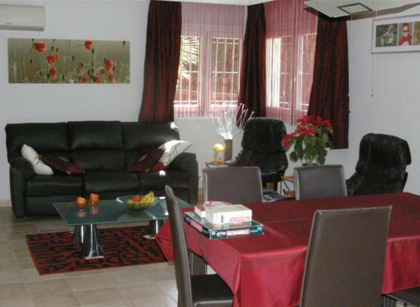 Resale - House -
Chilches