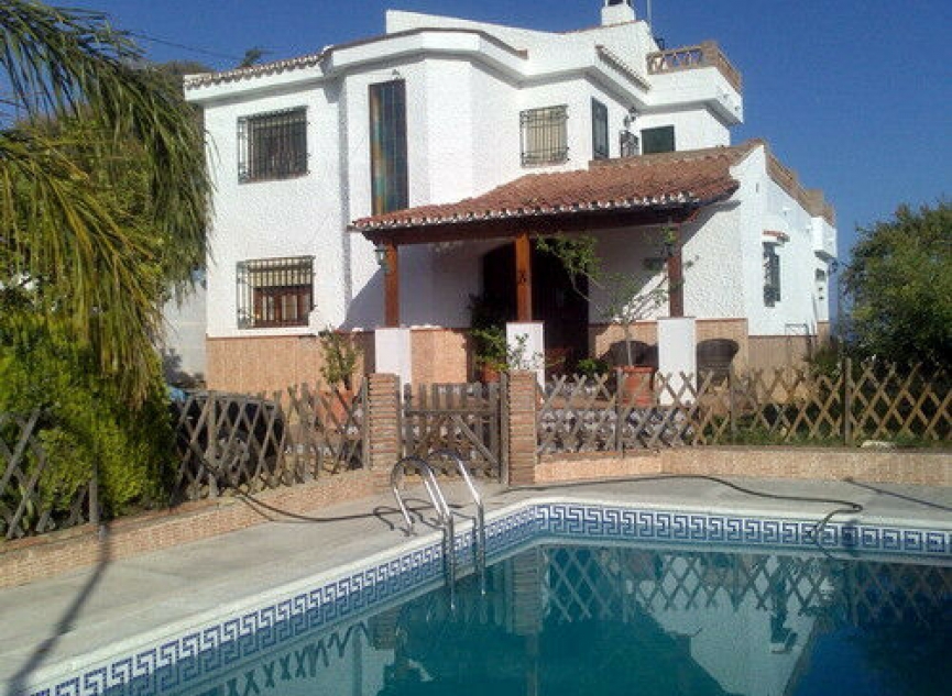Resale - House -
Chilches