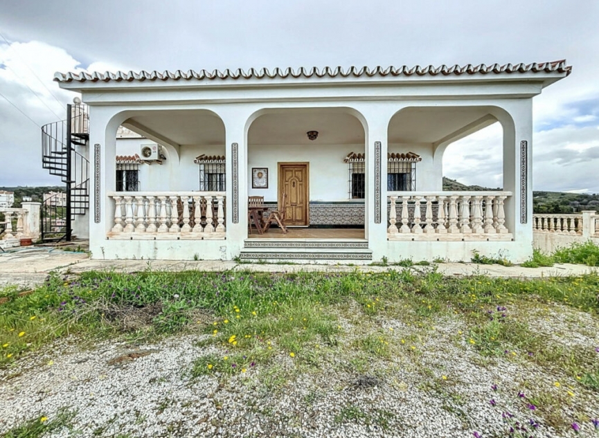 Resale - House -
Chilches