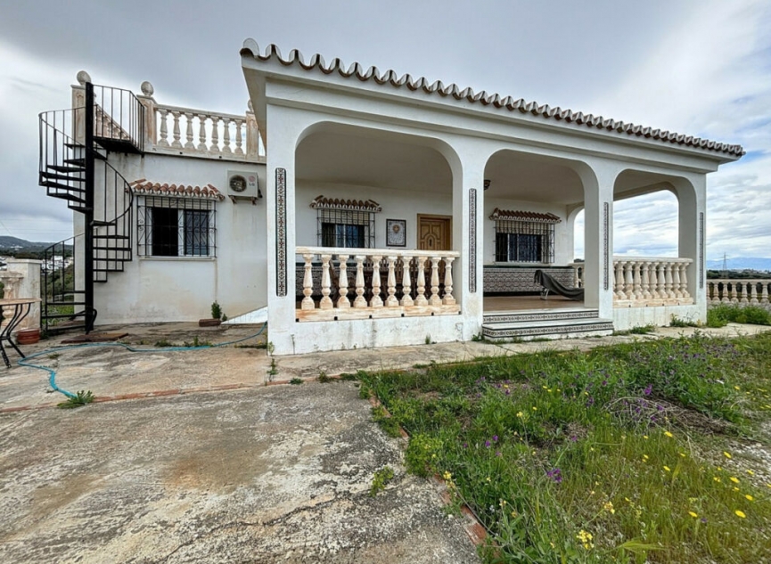 Resale - House -
Chilches