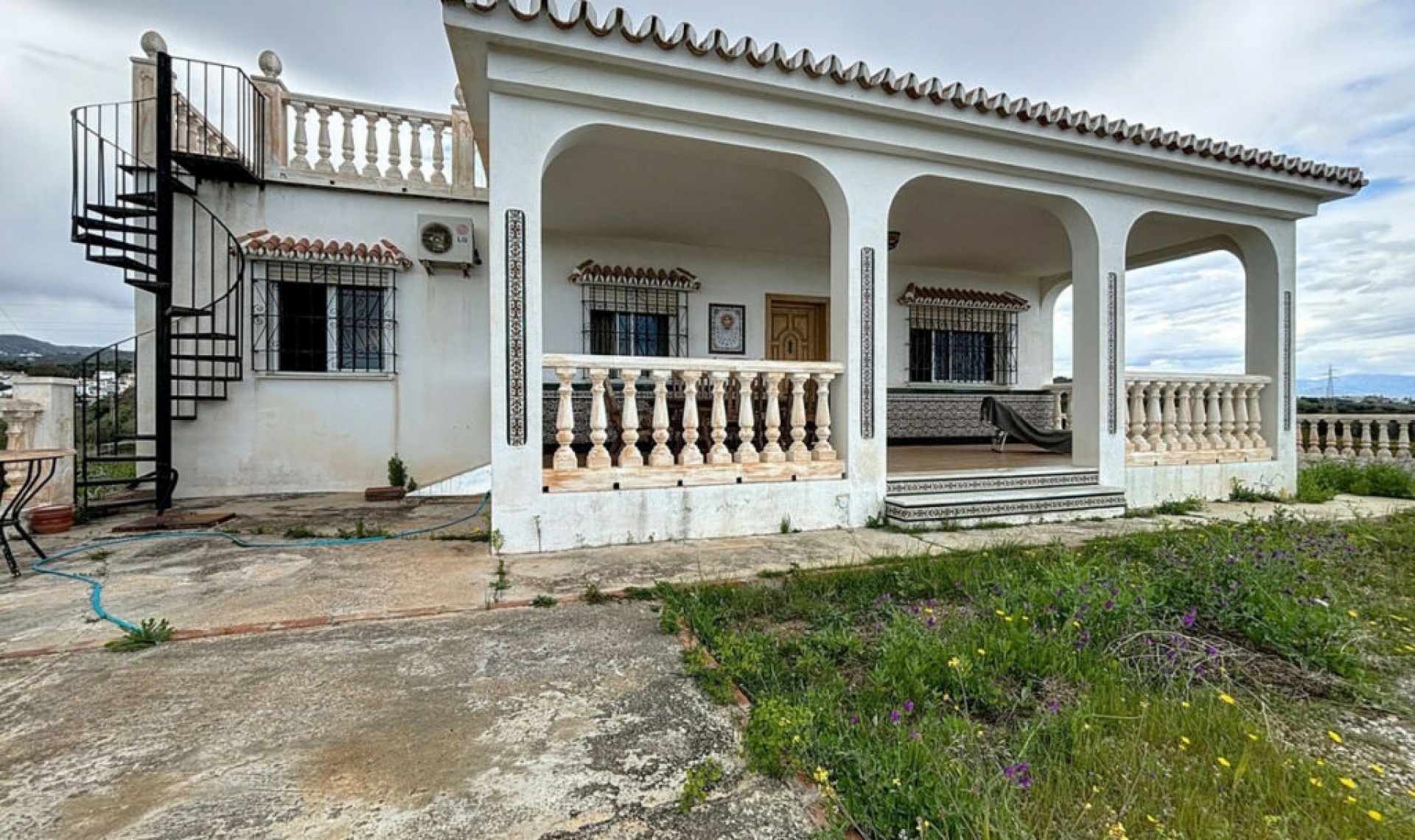 Resale - House -
Chilches