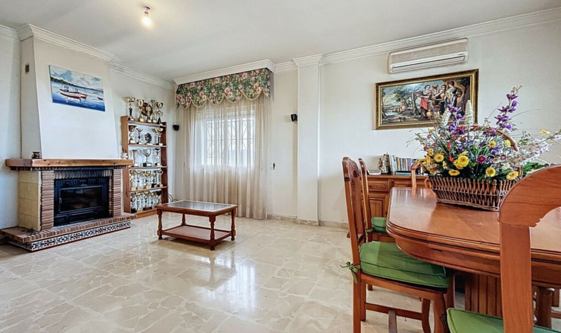 Resale - House -
Chilches