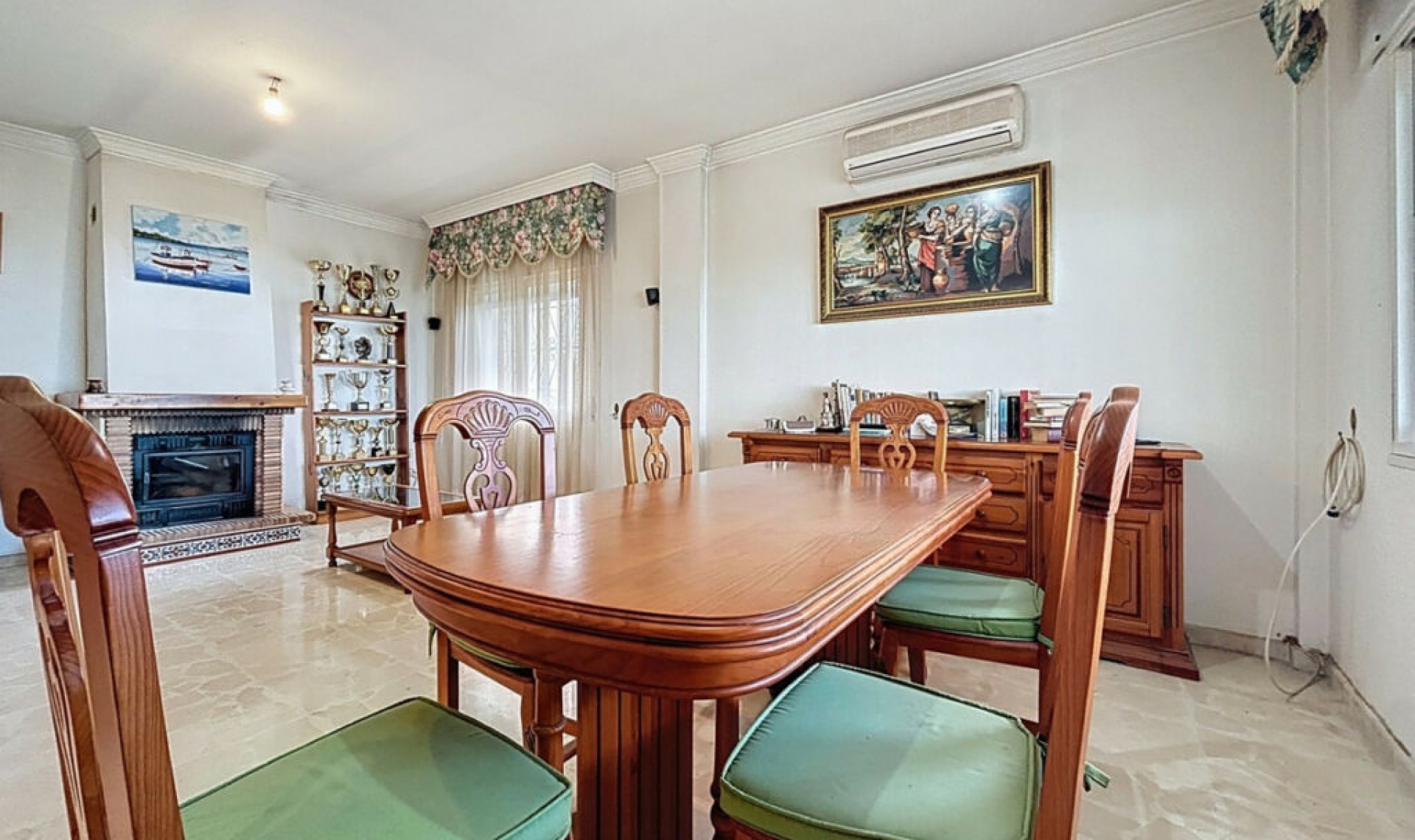 Resale - House -
Chilches