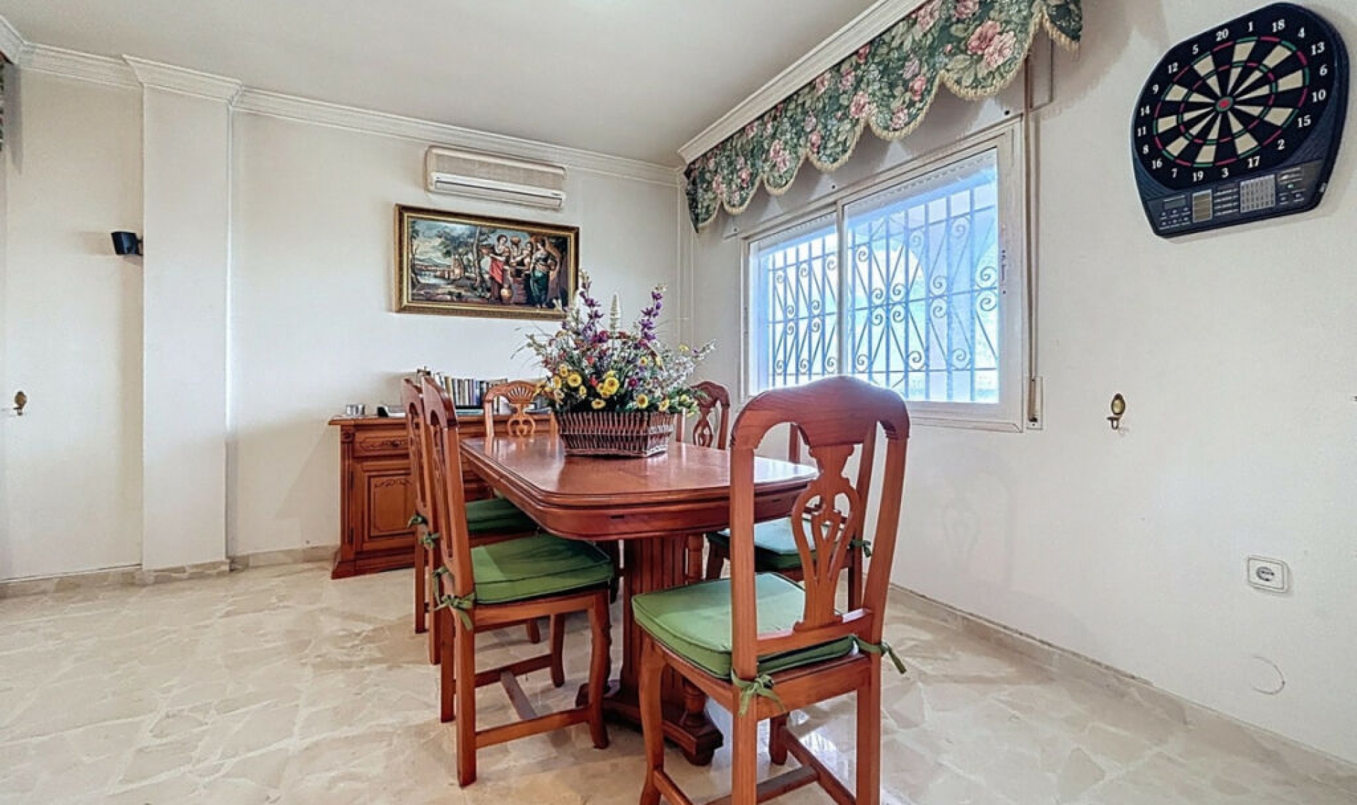 Resale - House -
Chilches