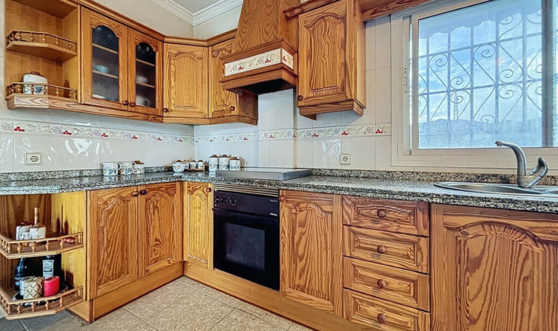 Resale - House -
Chilches