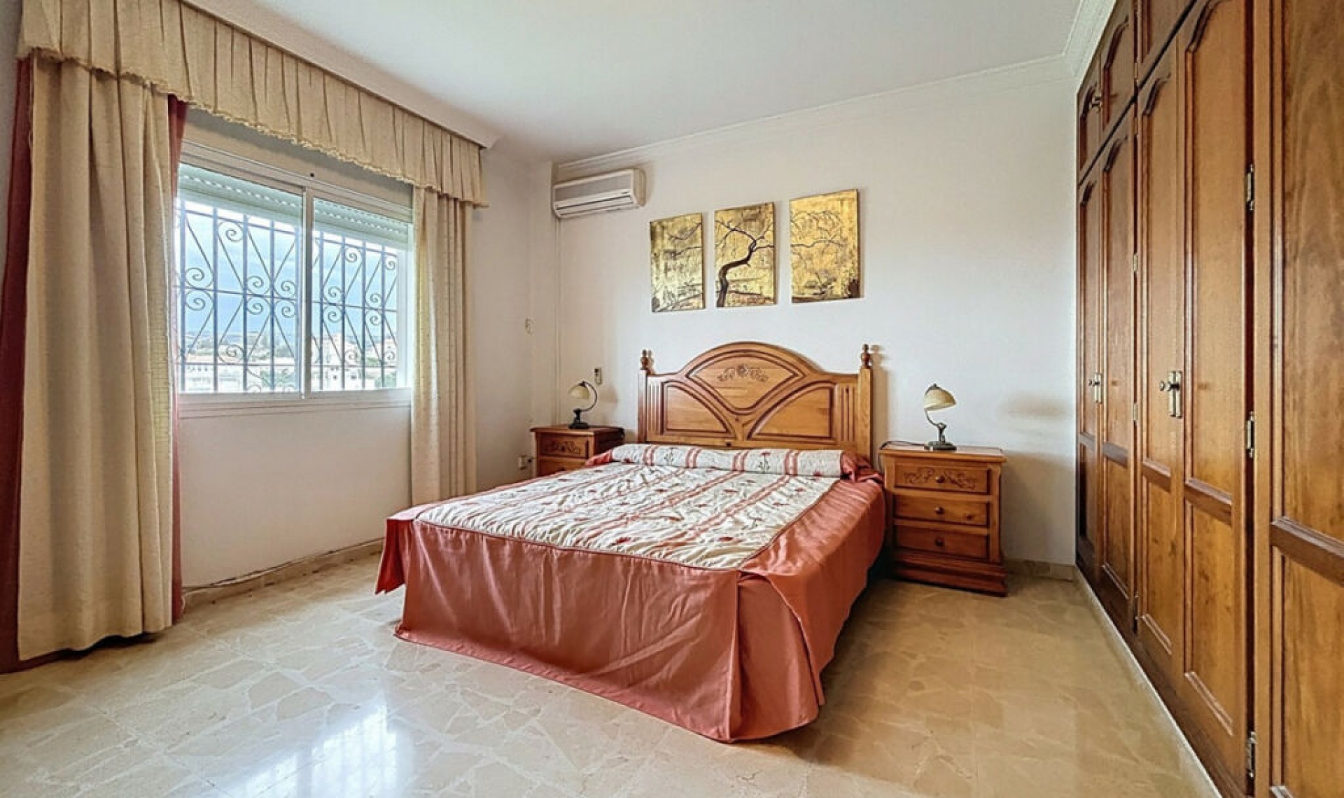 Resale - House -
Chilches