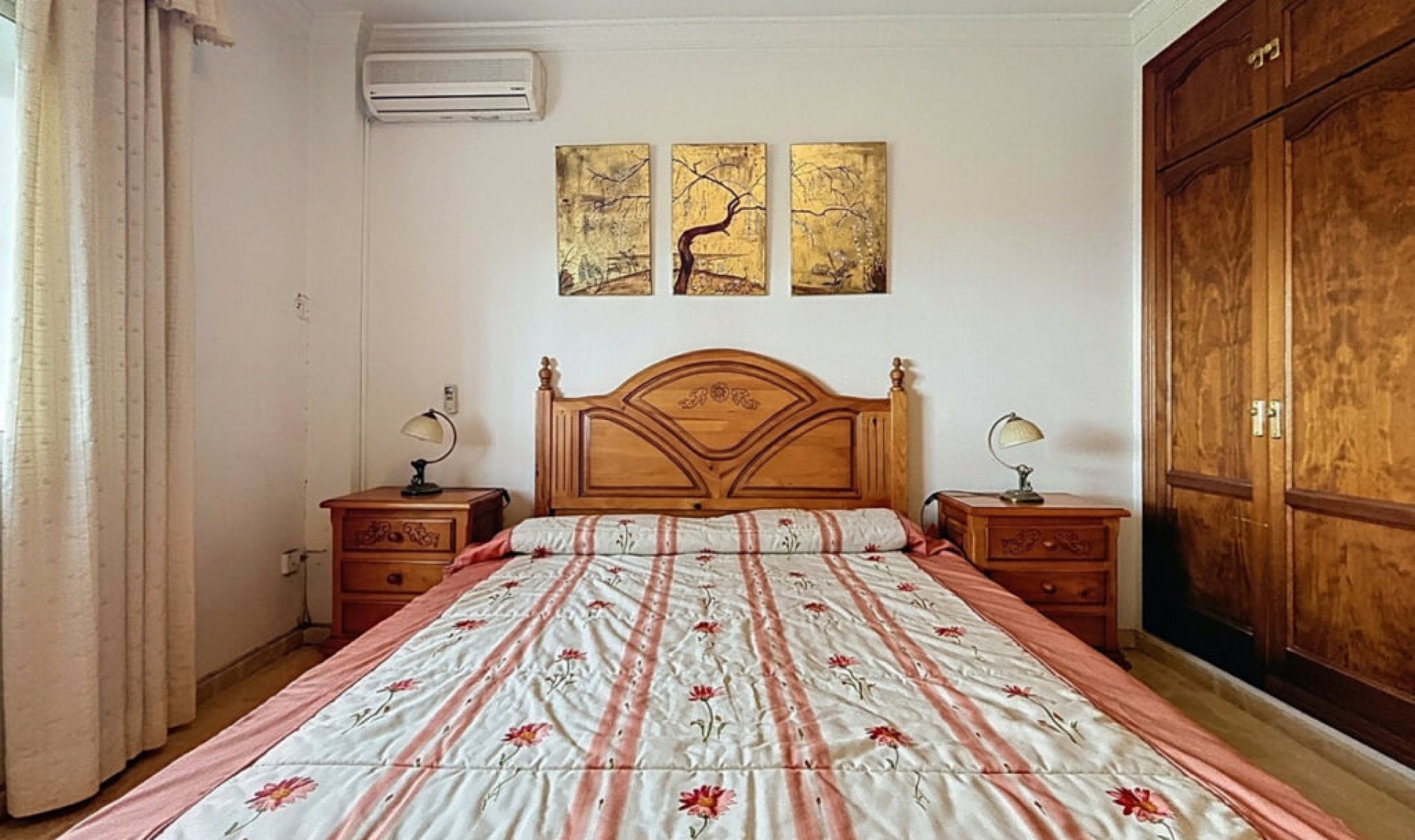 Resale - House -
Chilches