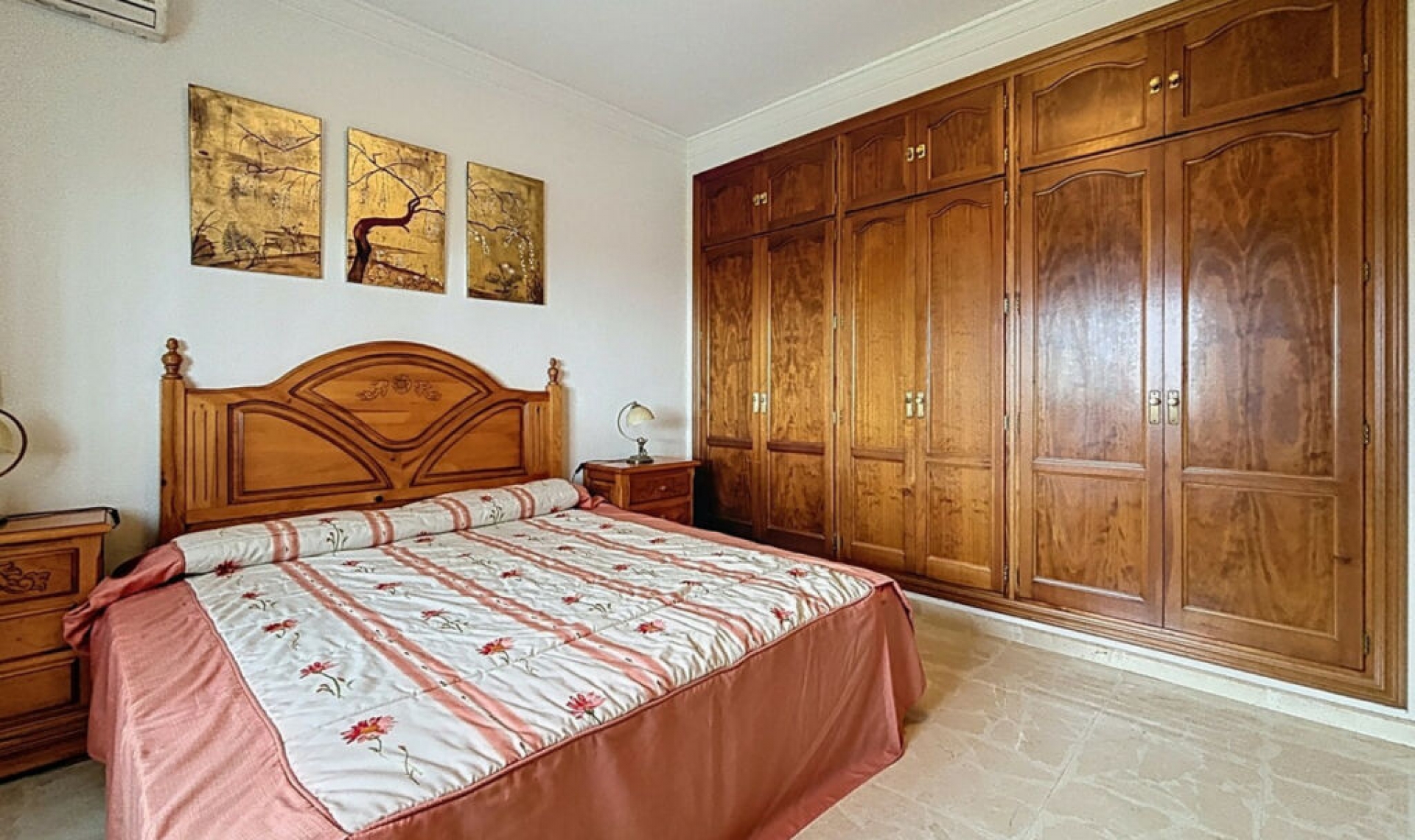 Resale - House -
Chilches