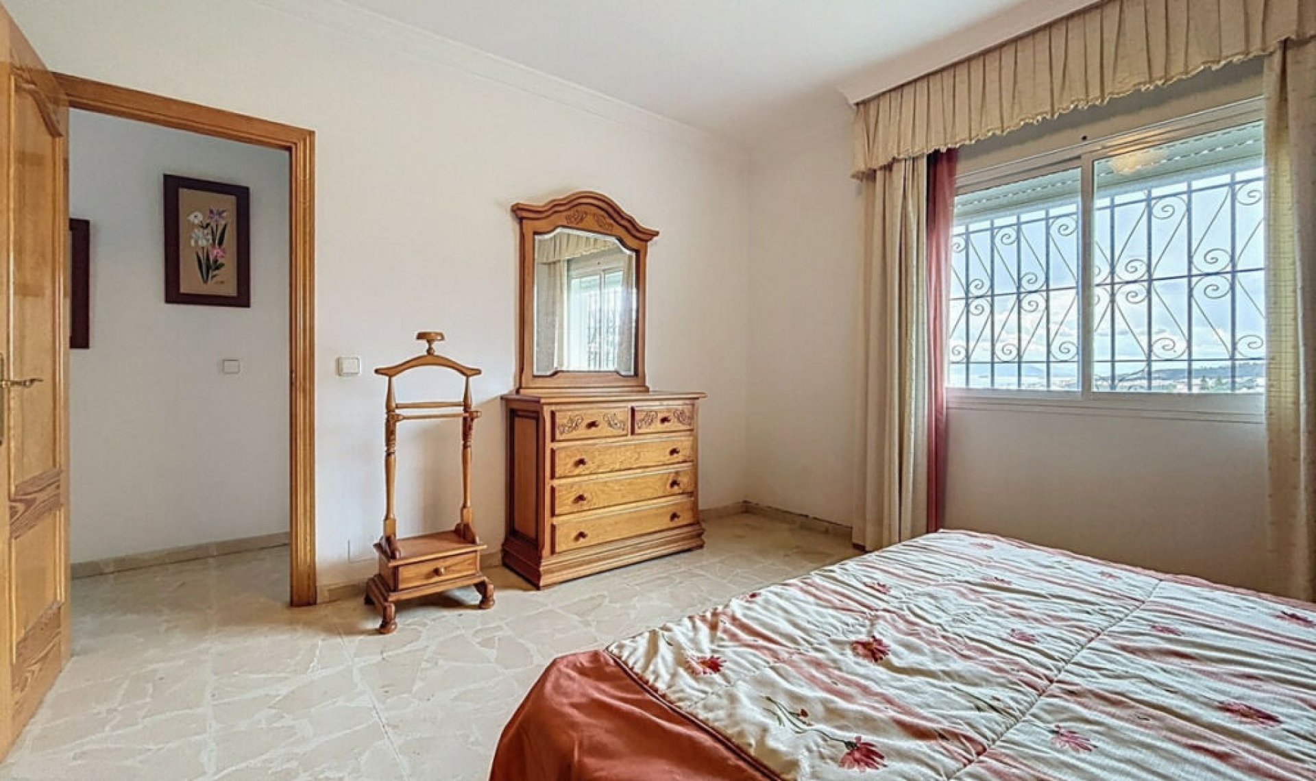 Resale - House -
Chilches