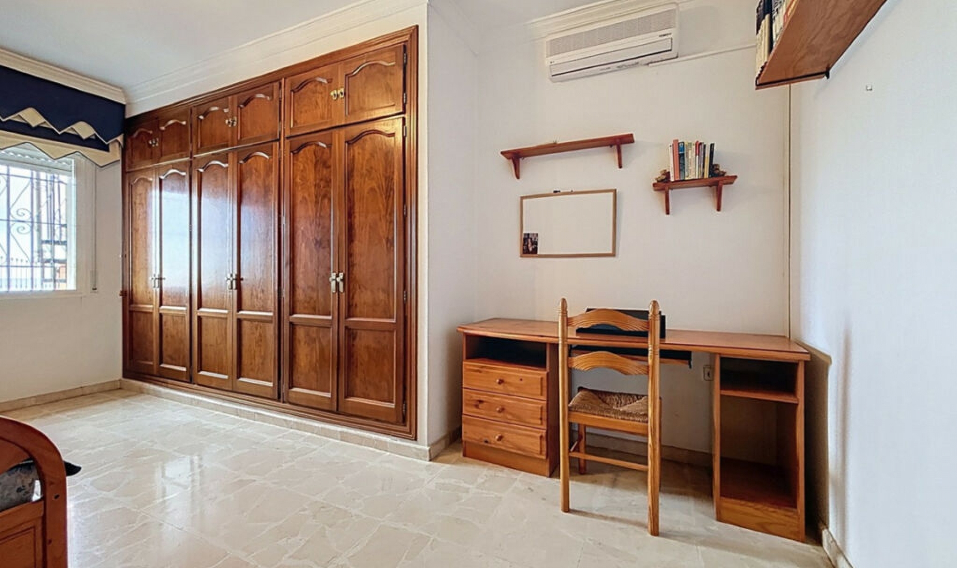 Resale - House -
Chilches