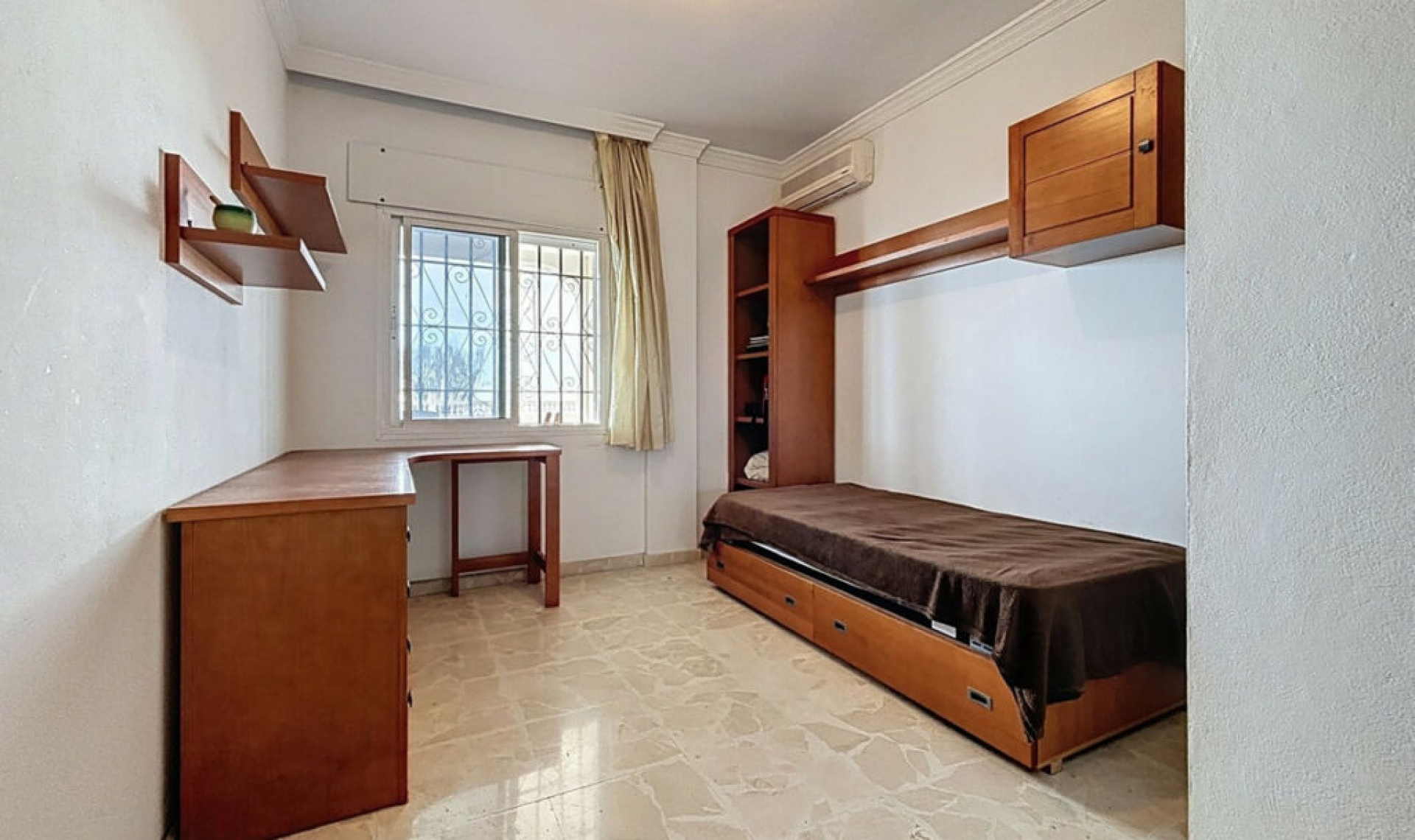 Resale - House -
Chilches