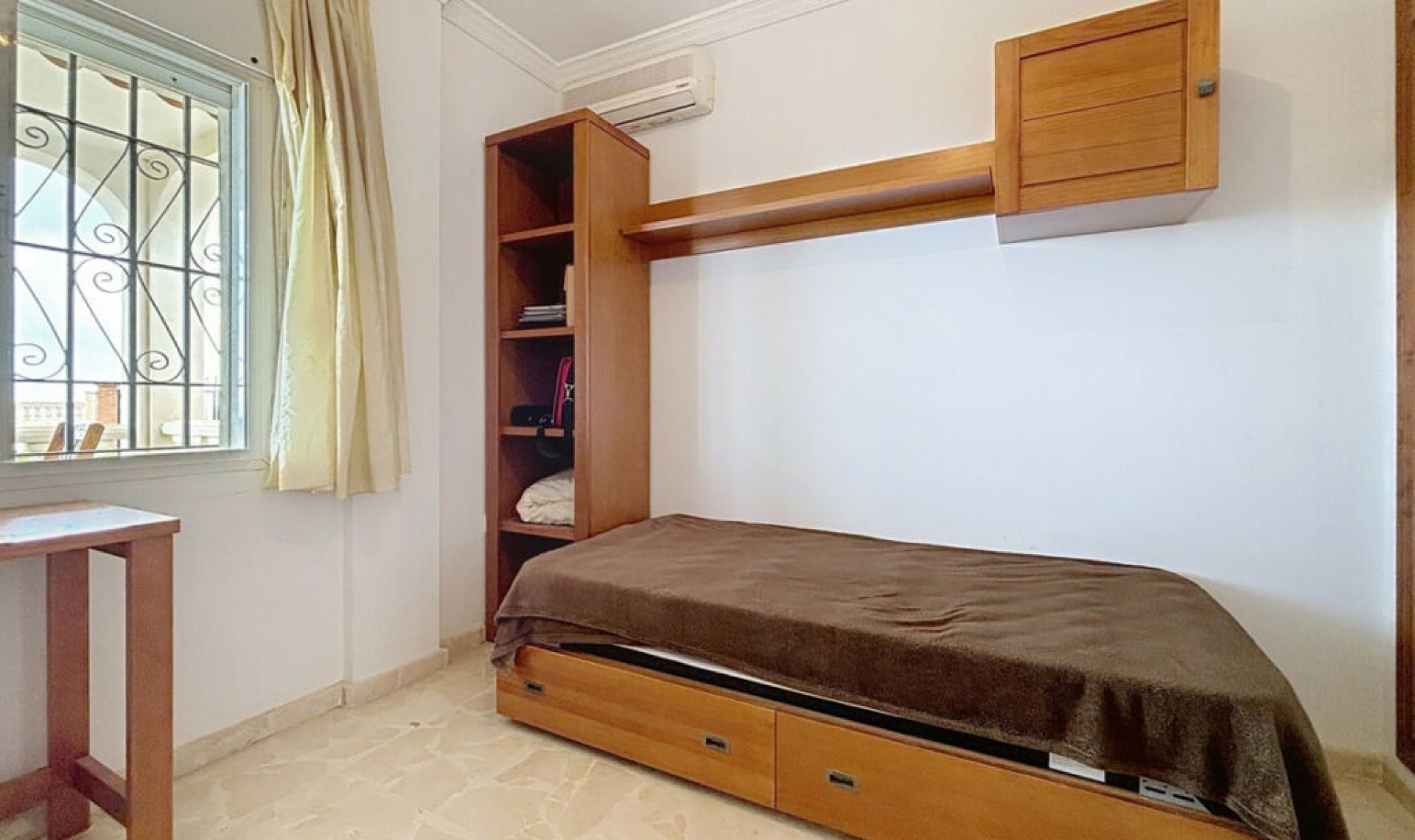 Resale - House -
Chilches