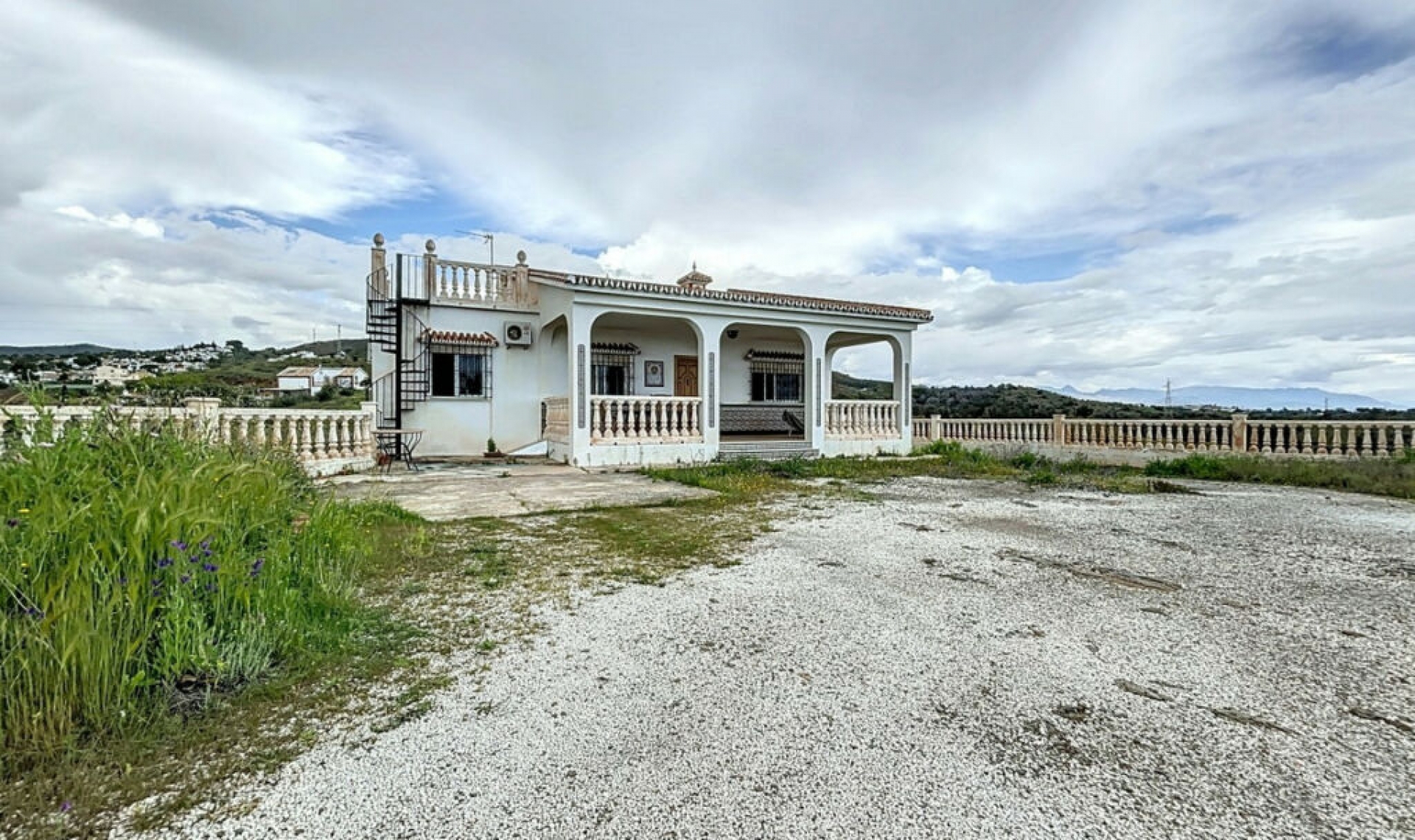 Resale - House -
Chilches