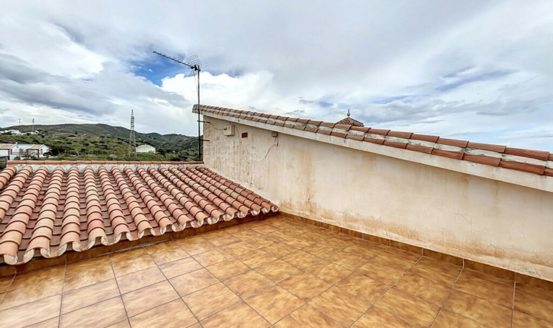 Resale - House -
Chilches