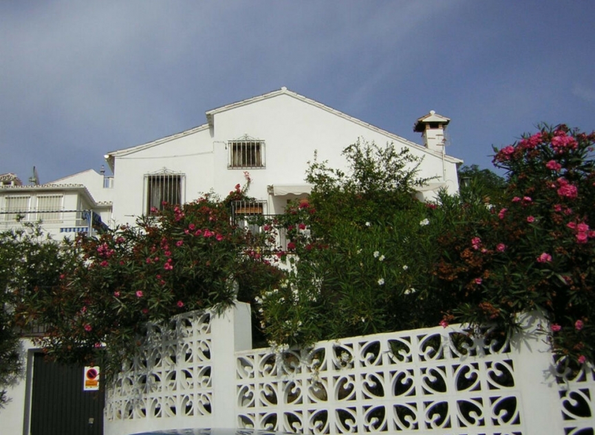 Resale - House -
Chilches