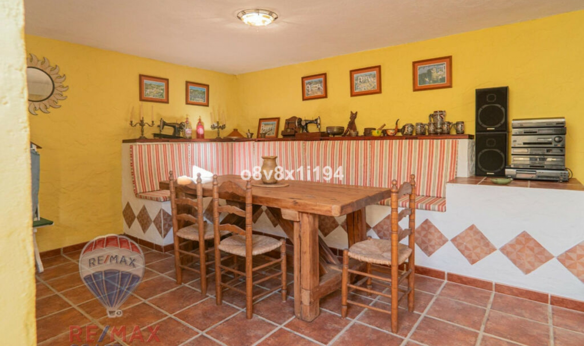 Resale - House -
Chilches