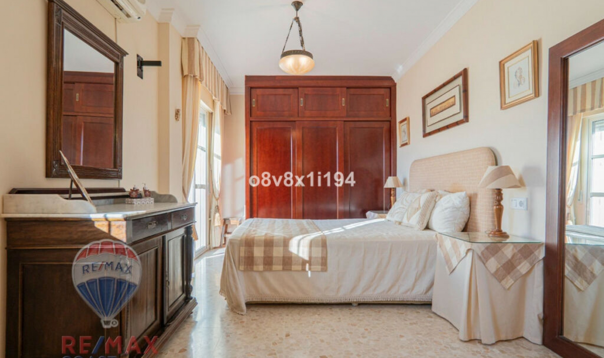 Resale - House -
Chilches
