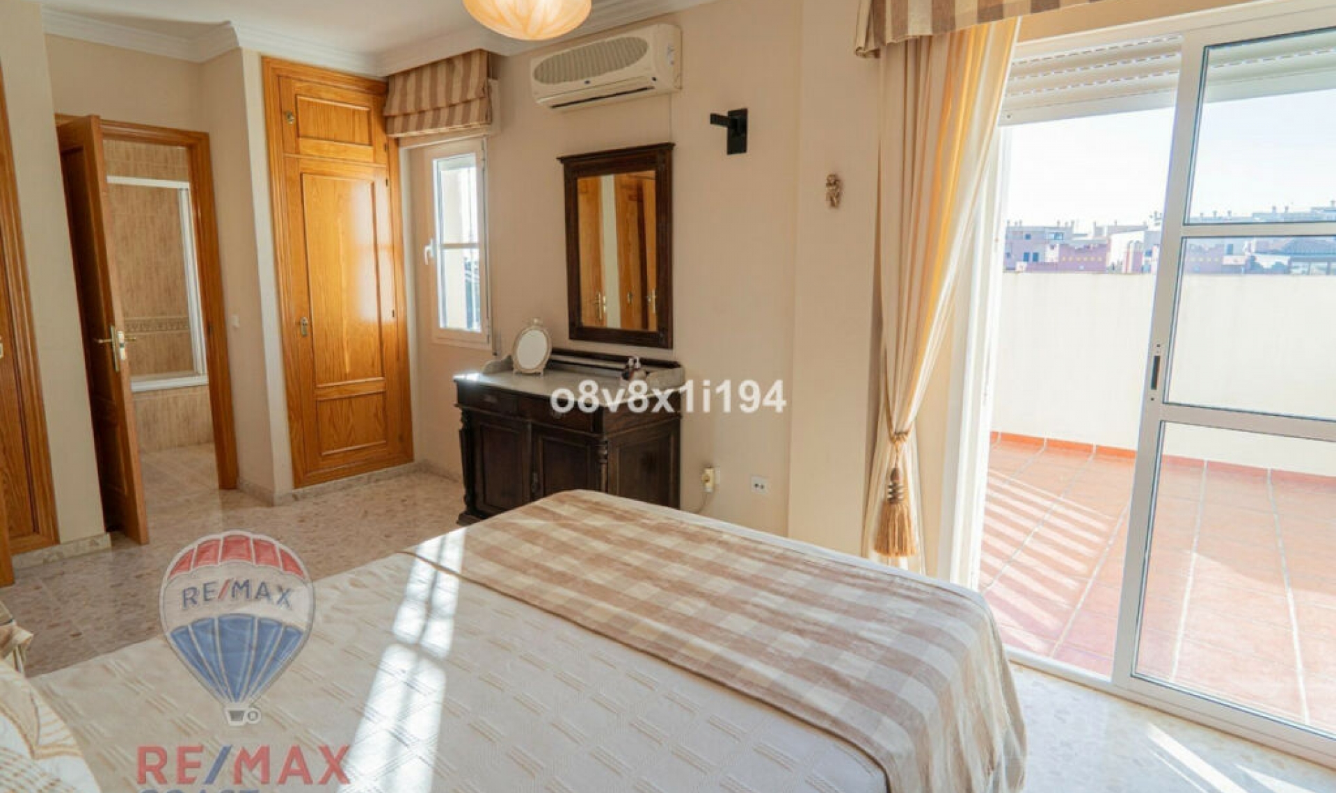 Resale - House -
Chilches