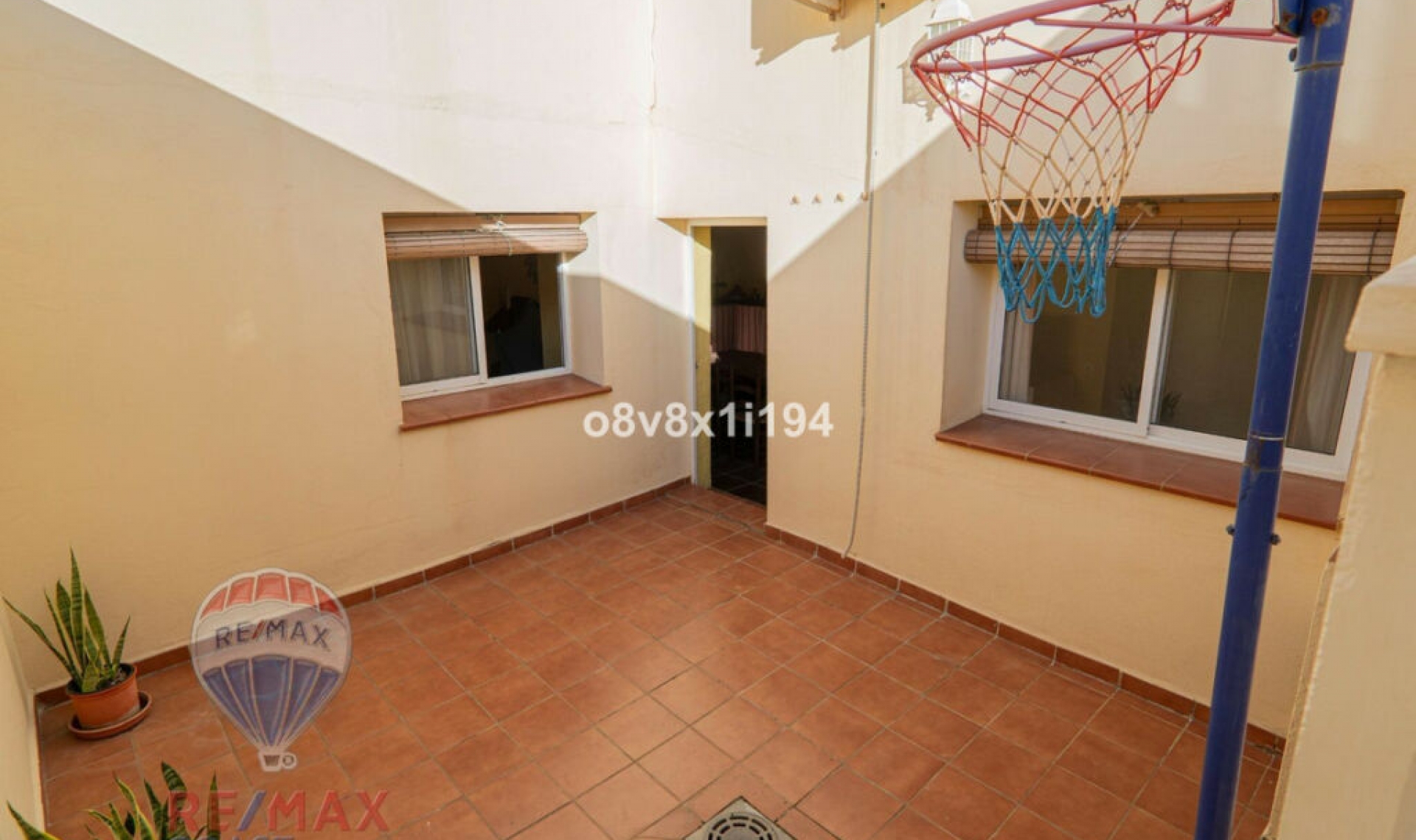 Resale - House -
Chilches