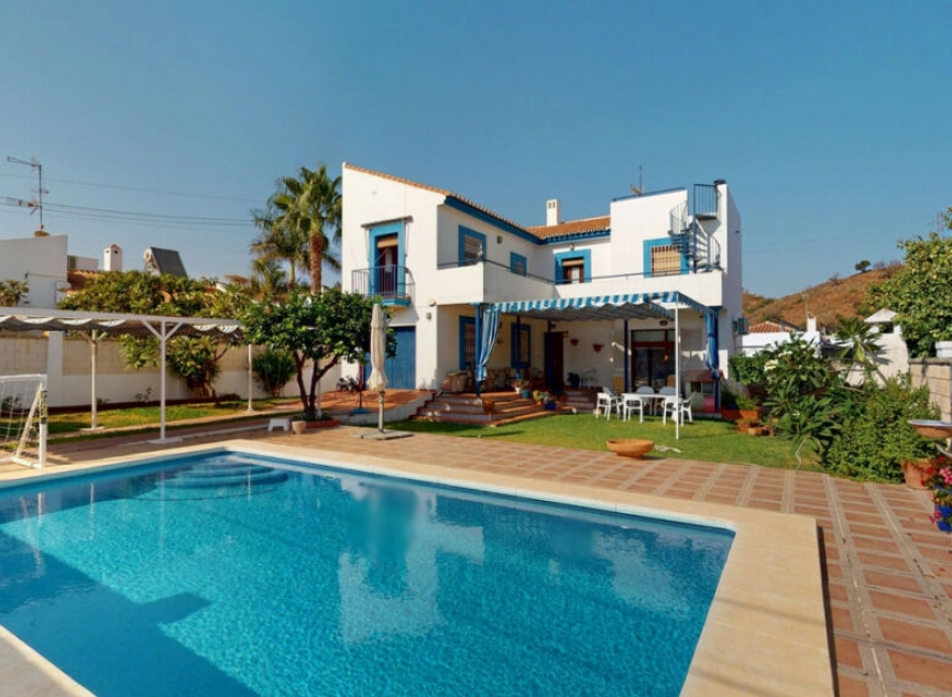 Resale - House -
Chilches