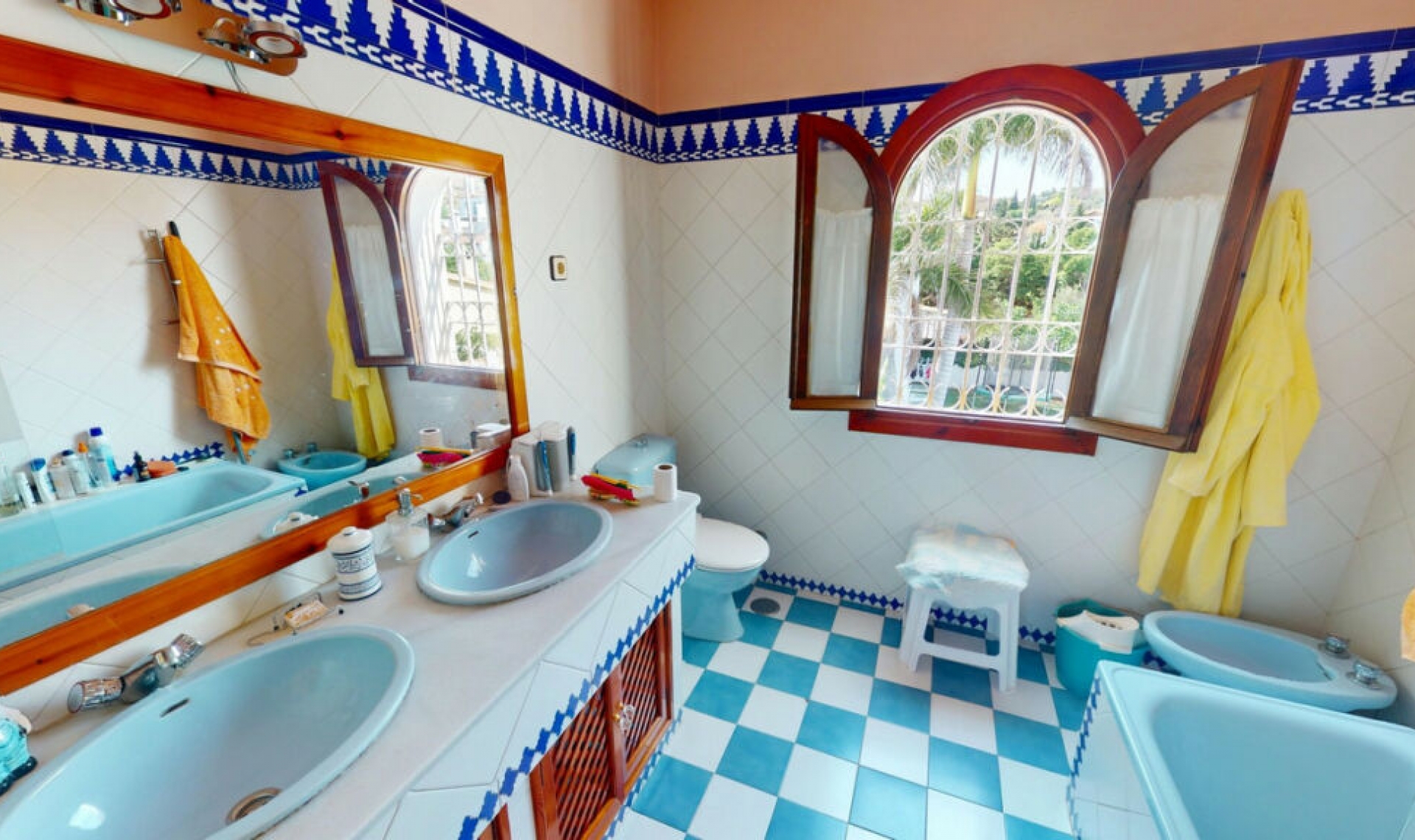 Resale - House -
Chilches