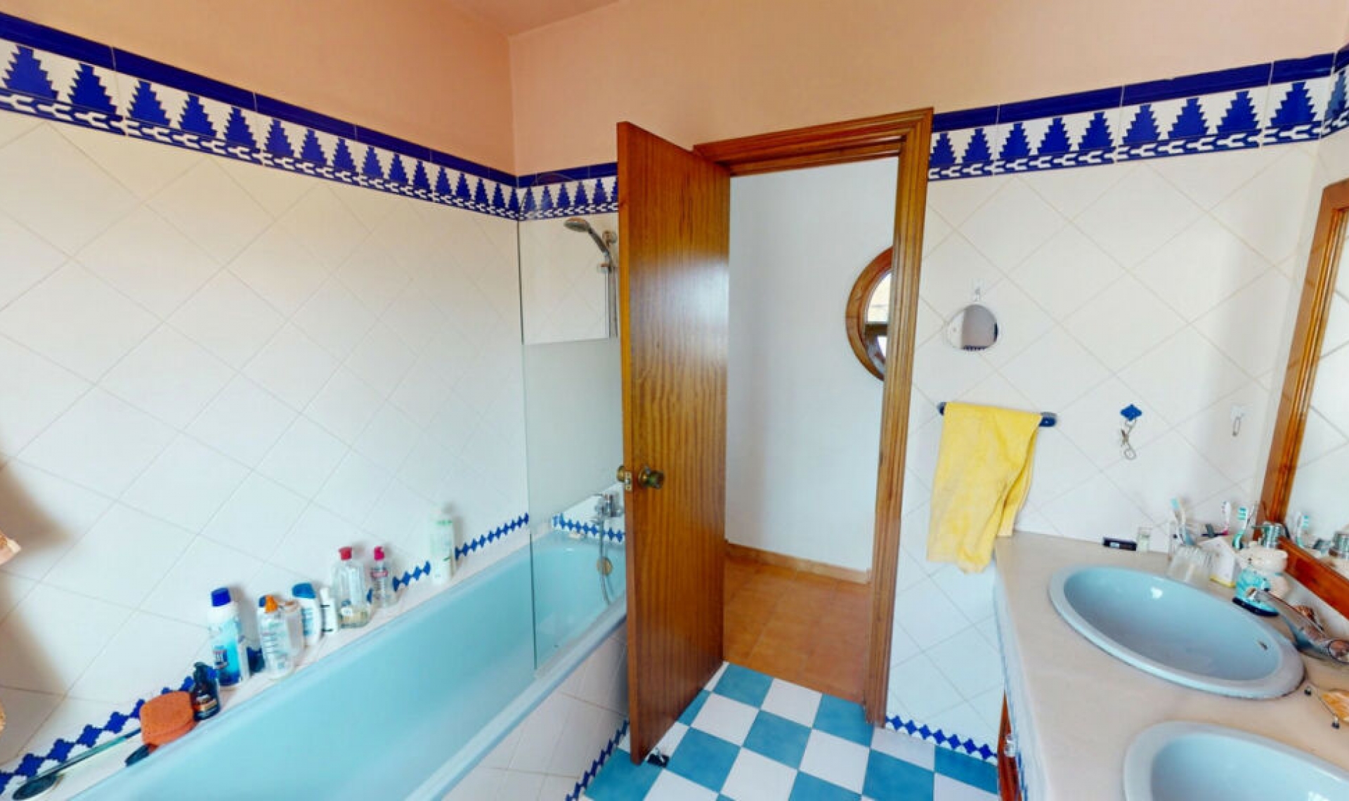 Resale - House -
Chilches