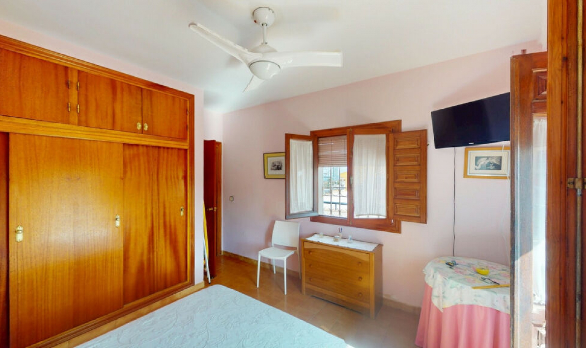 Resale - House -
Chilches