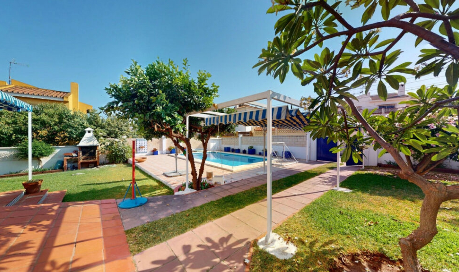 Resale - House -
Chilches