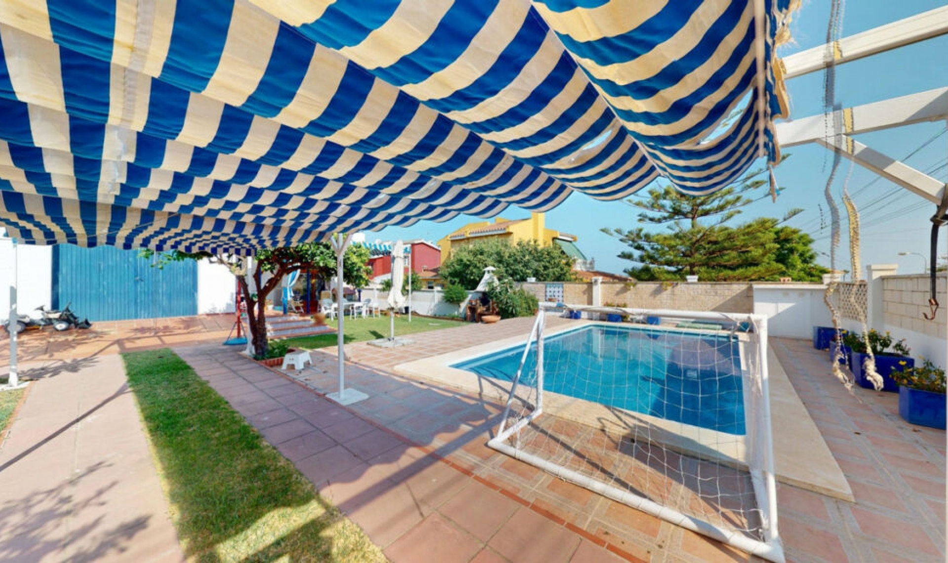 Resale - House -
Chilches