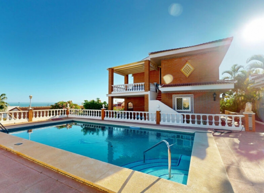 Resale - House -
Chilches