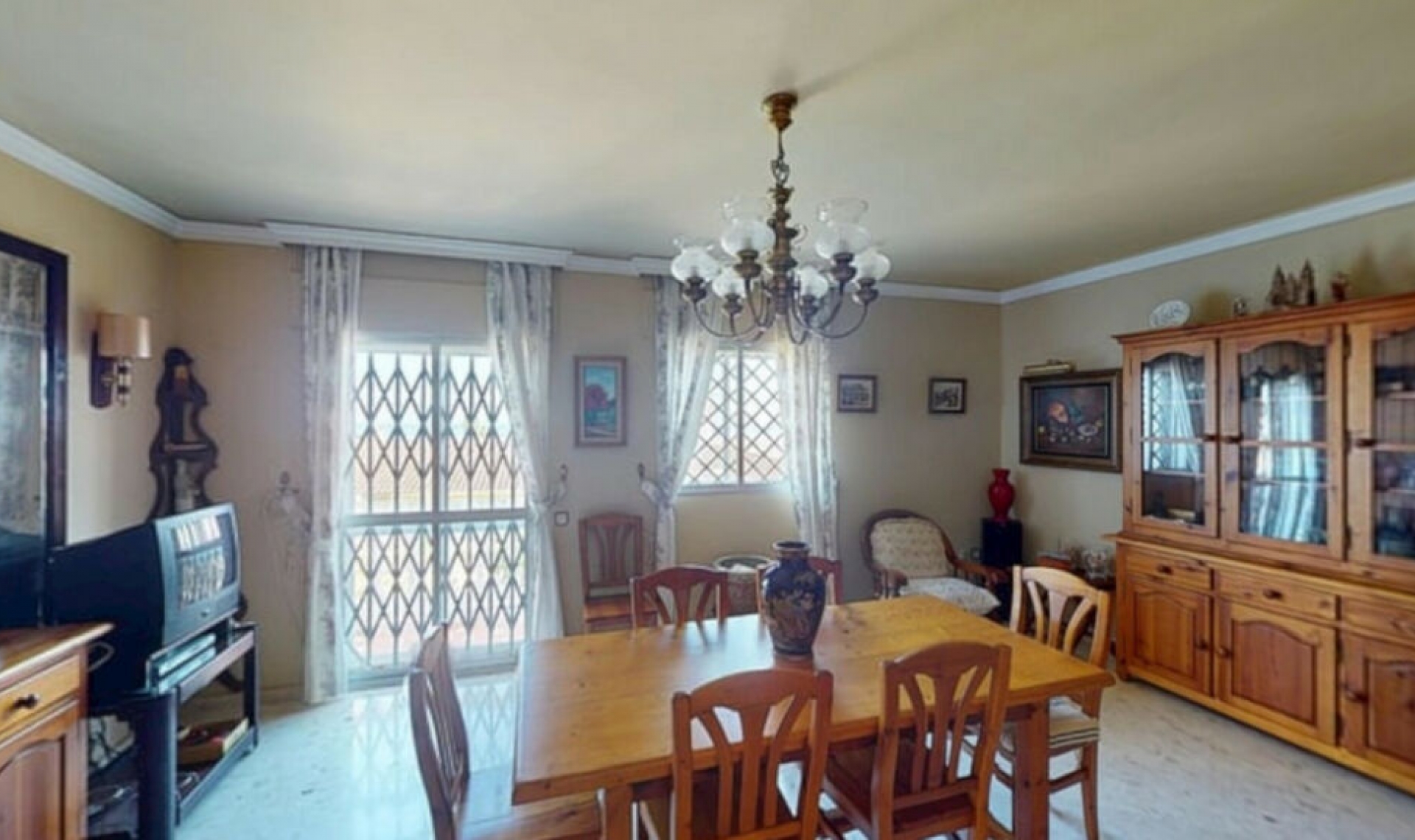 Resale - House -
Chilches