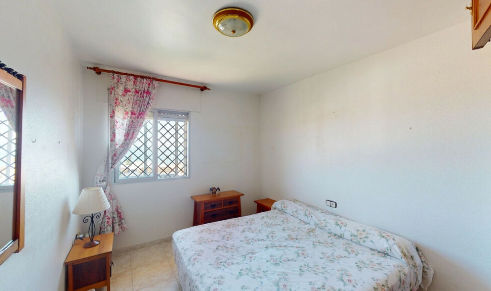 Resale - House -
Chilches