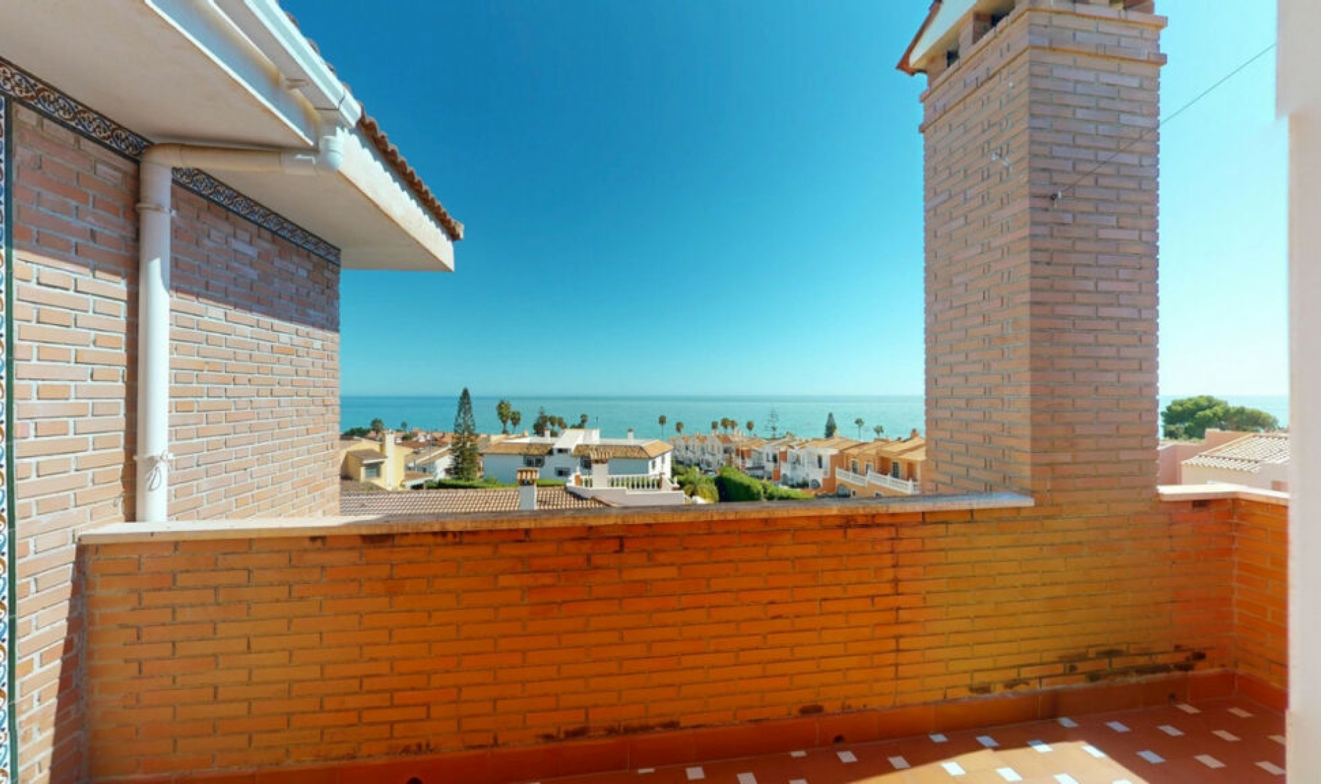 Resale - House -
Chilches