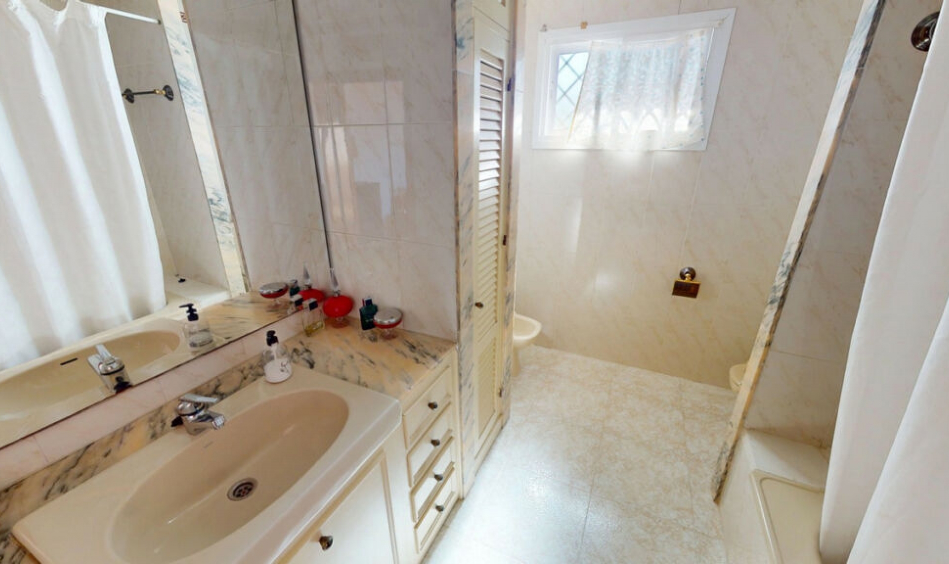 Resale - House -
Chilches