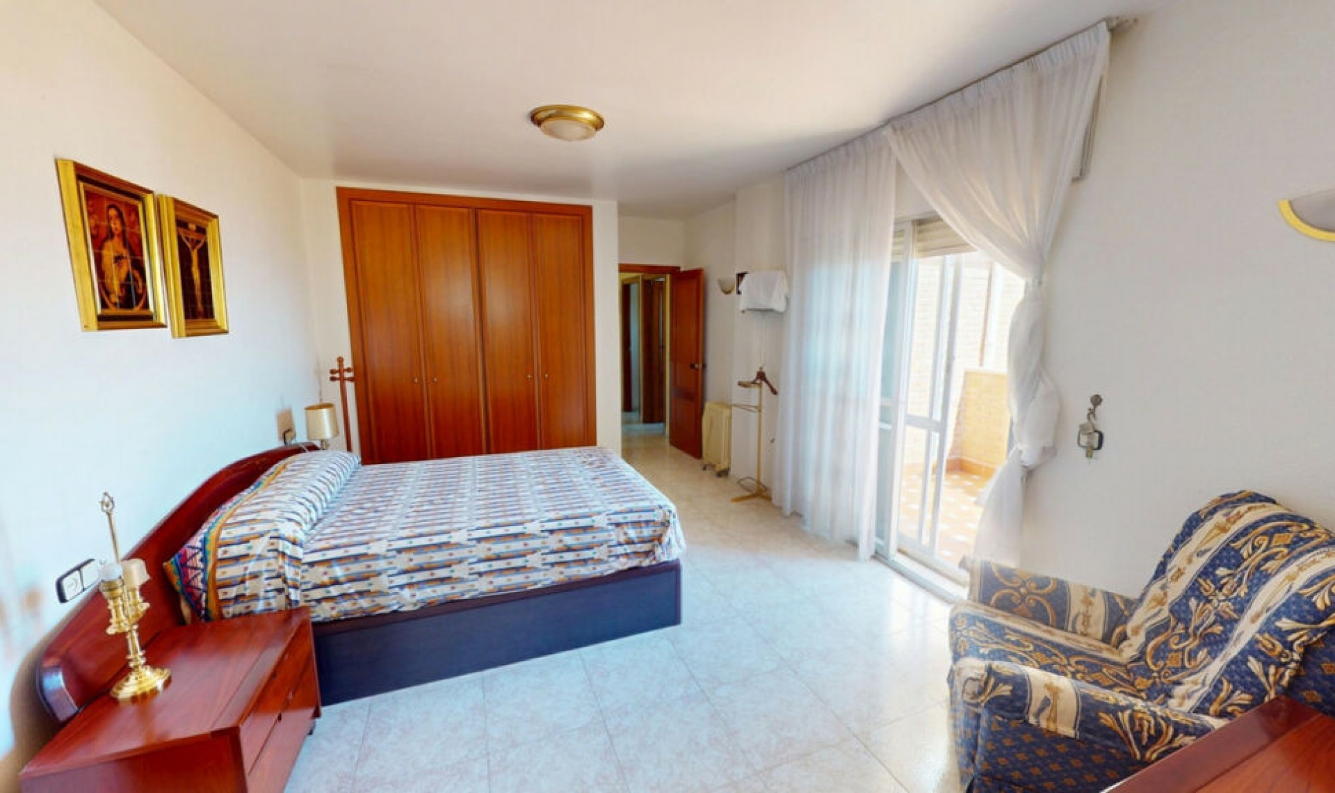 Resale - House -
Chilches