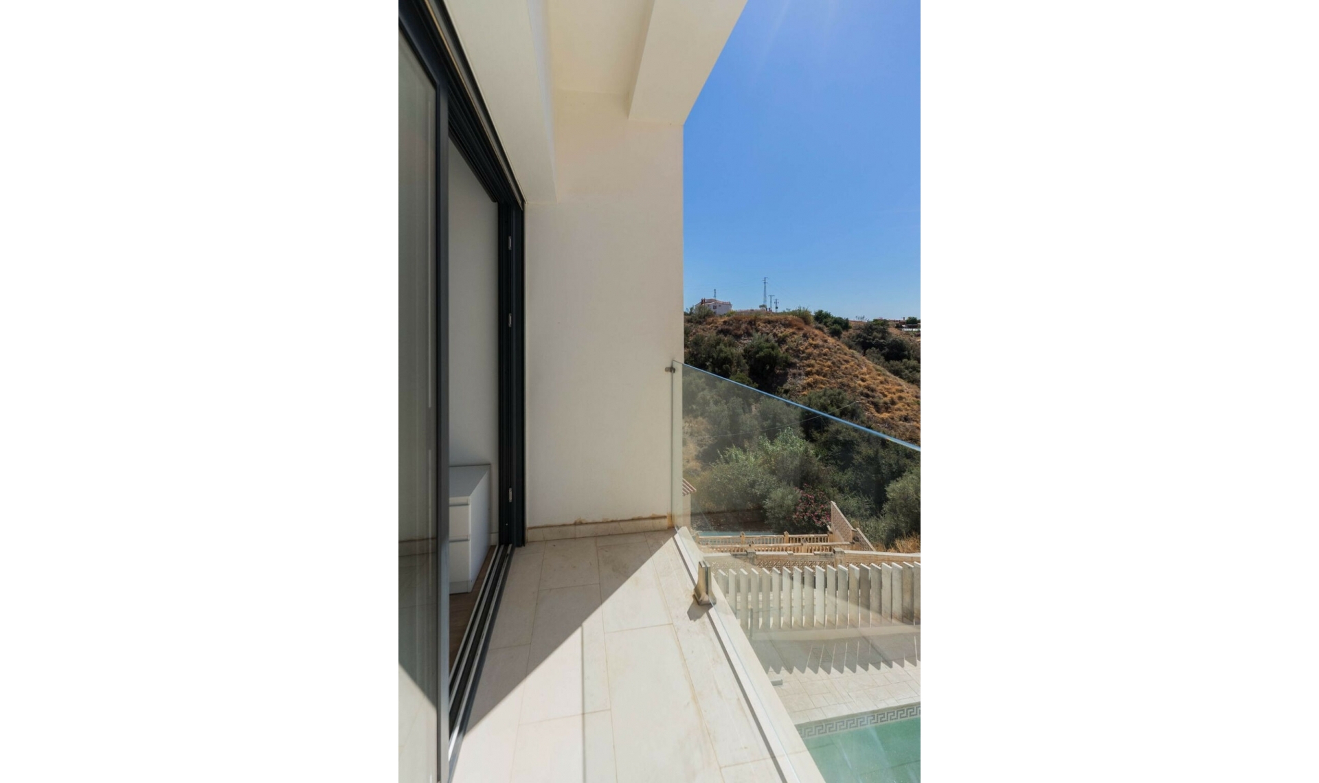 Resale - House -
Chilches