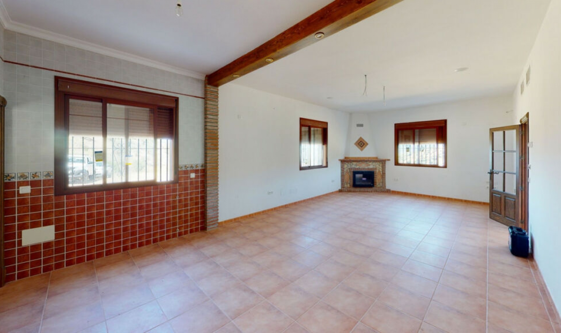 Resale - House -
Colmenar