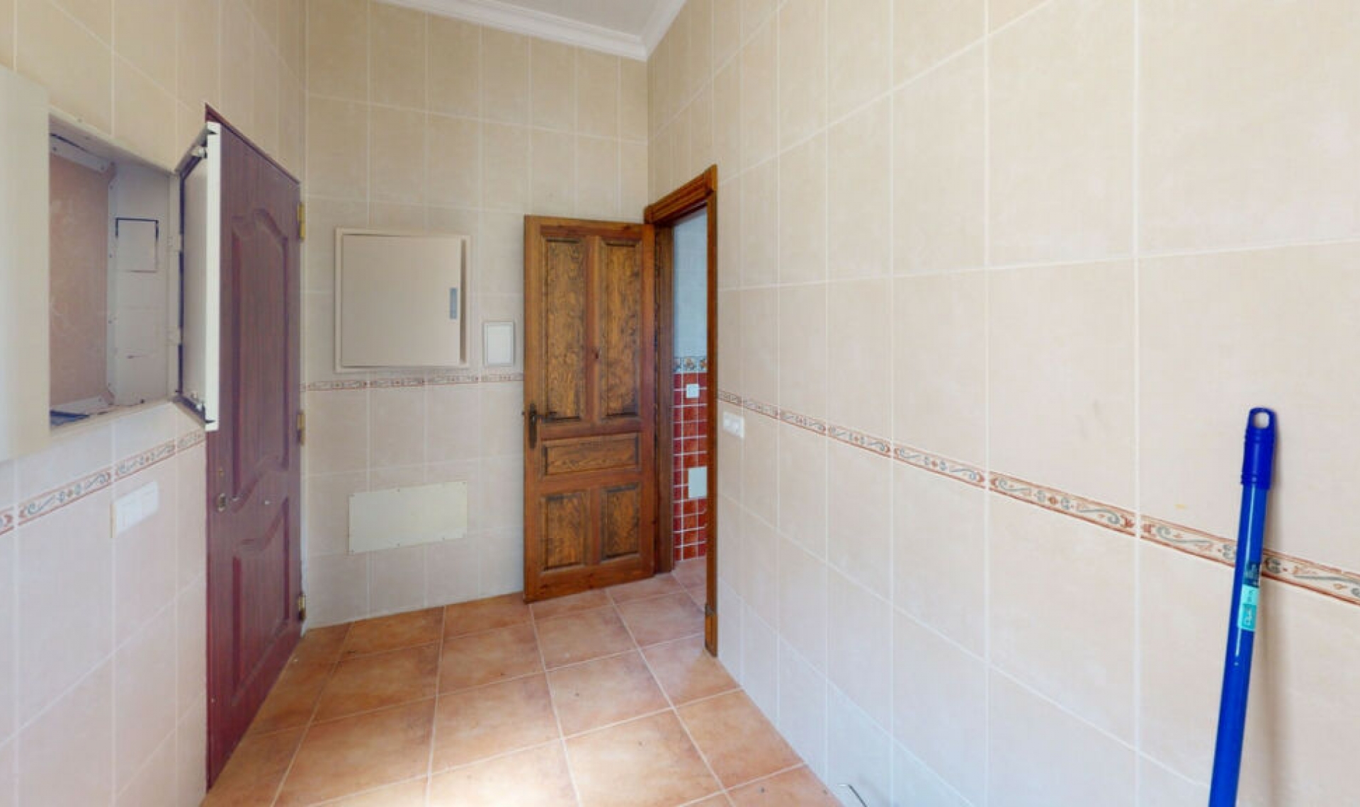 Resale - House -
Colmenar