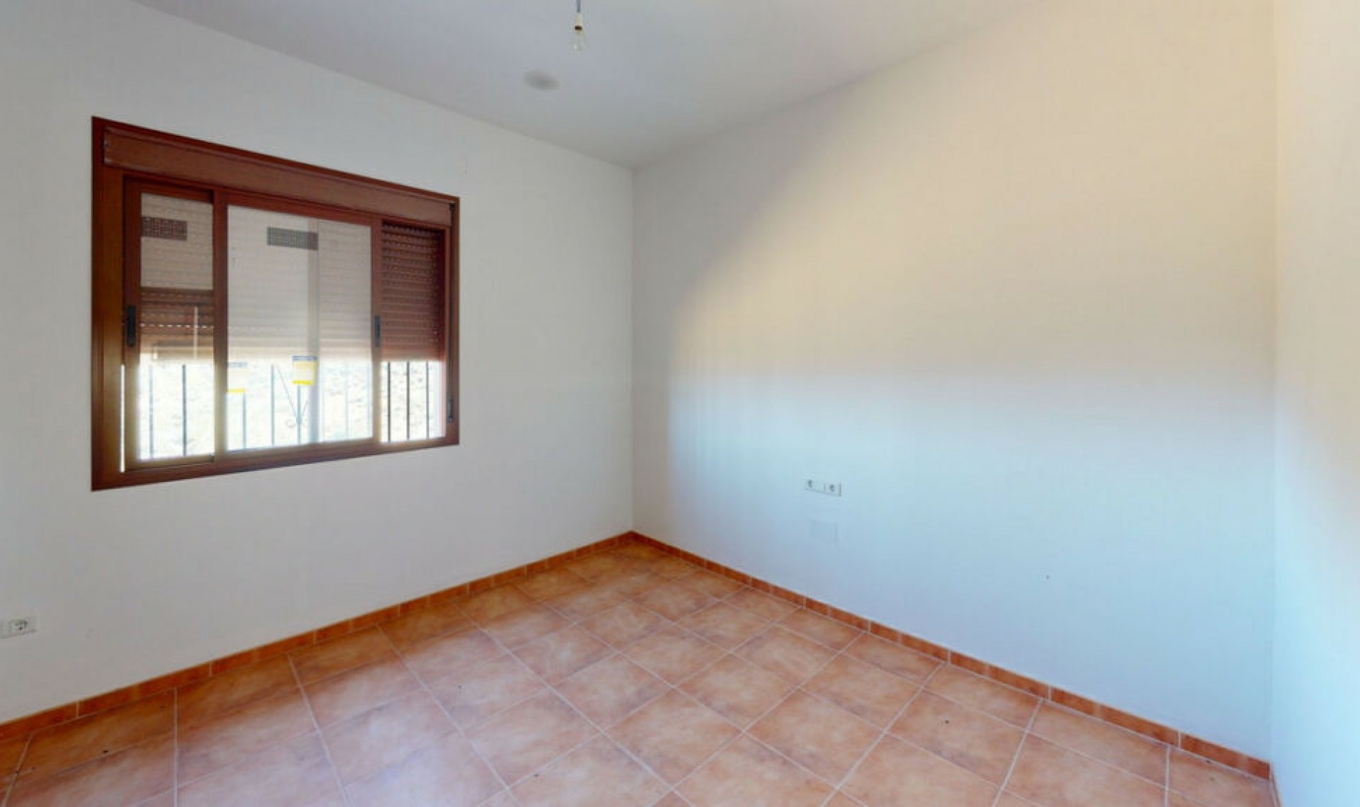 Resale - House -
Colmenar