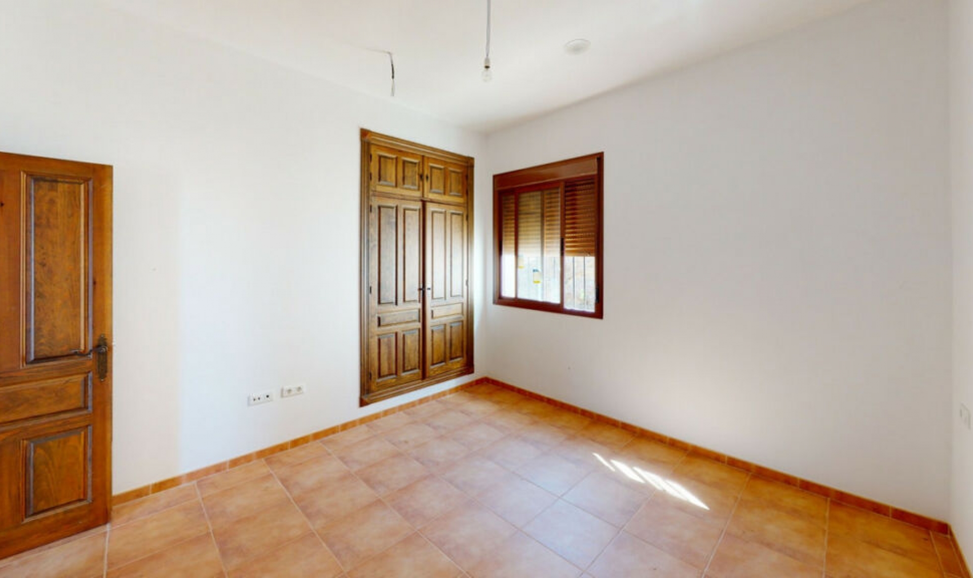 Resale - House -
Colmenar