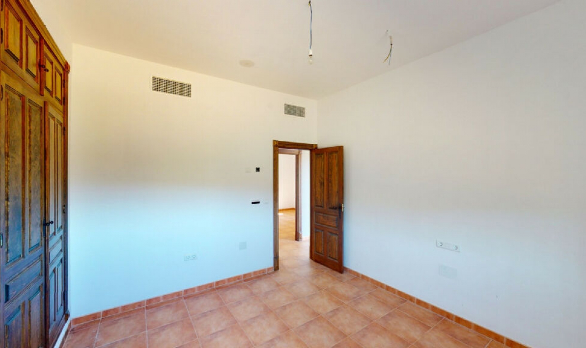 Resale - House -
Colmenar