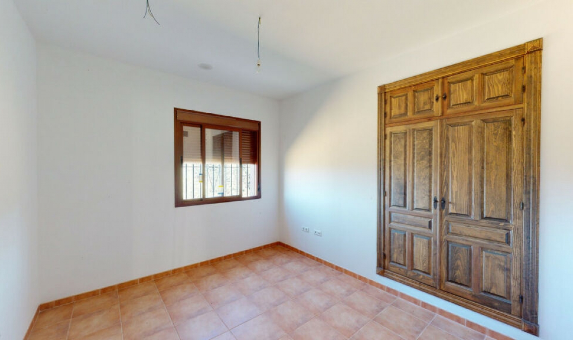 Resale - House -
Colmenar