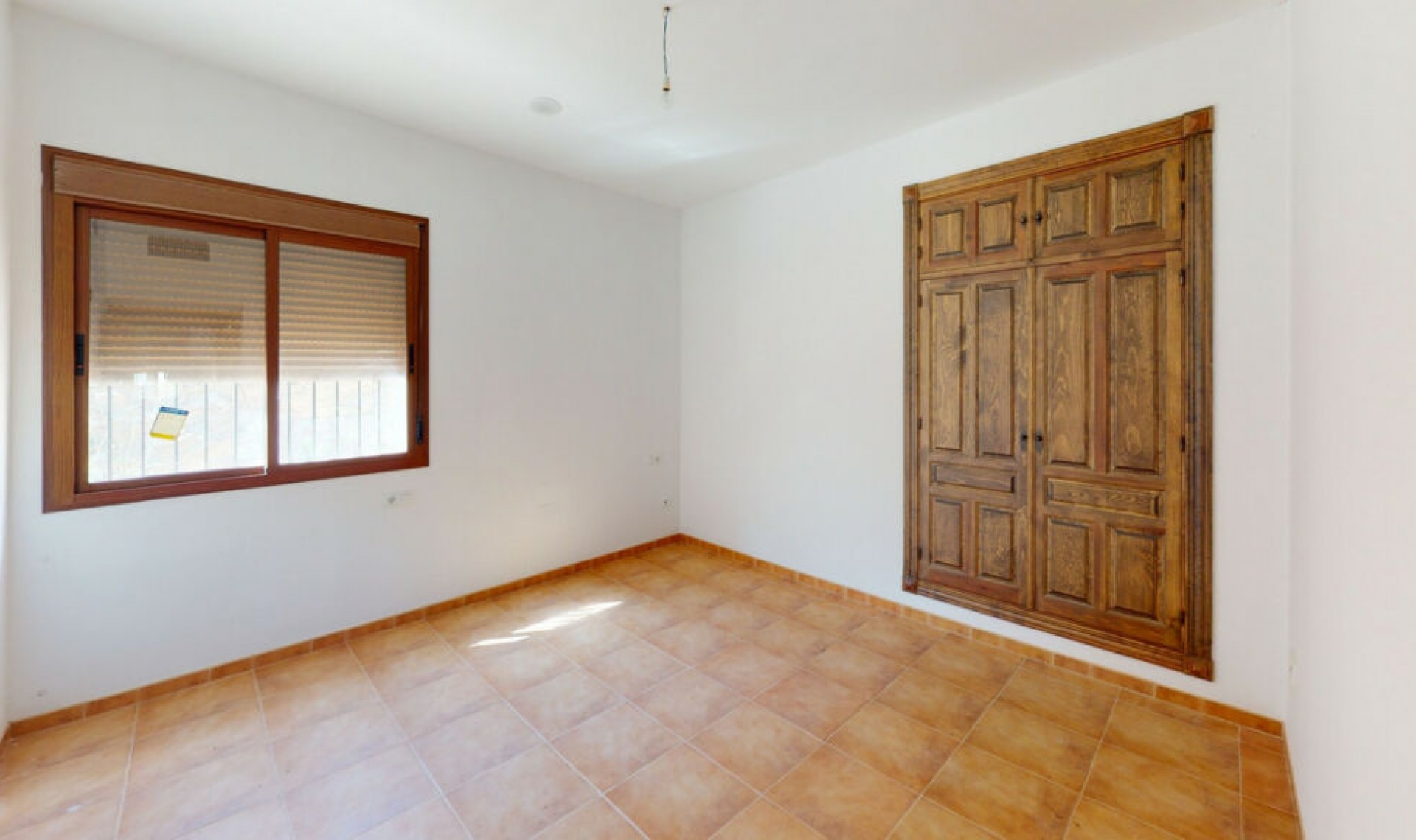 Resale - House -
Colmenar