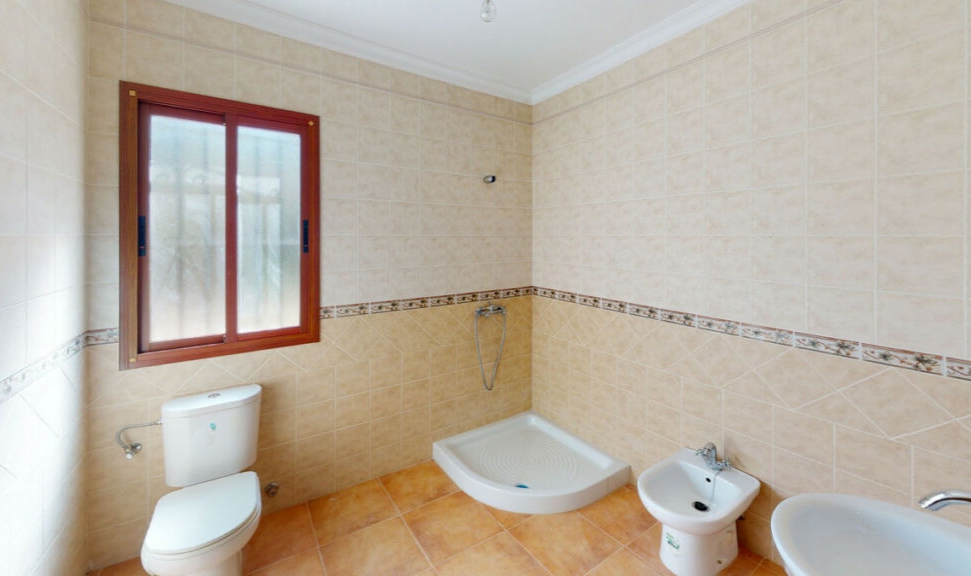 Resale - House -
Colmenar