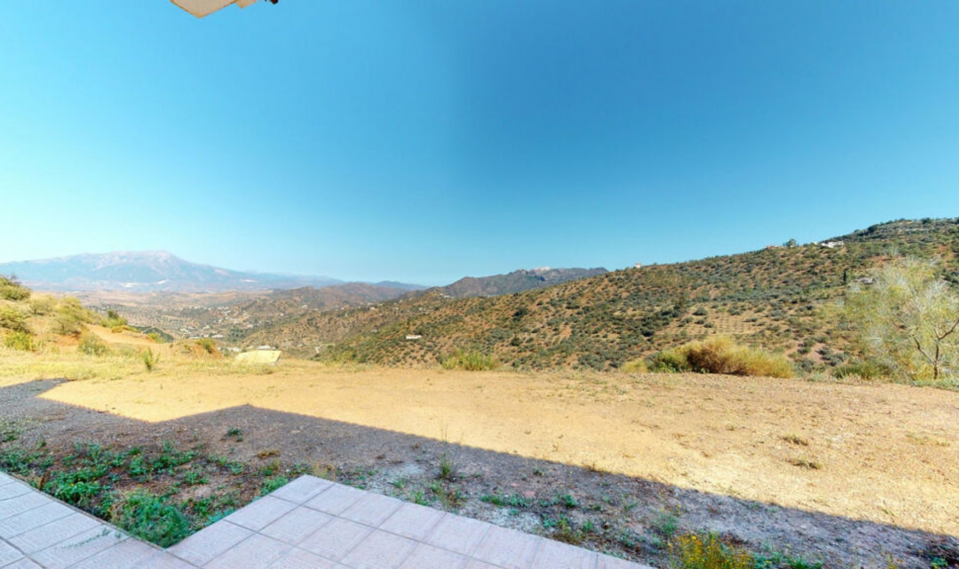 Resale - House -
Colmenar