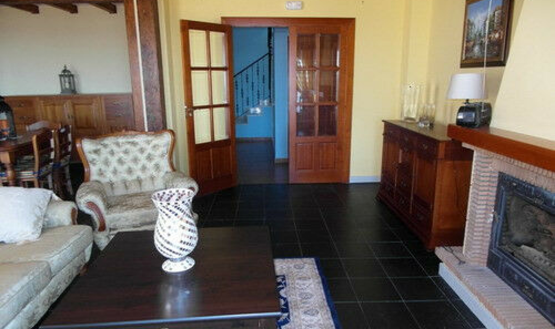 Resale - House -
Comares