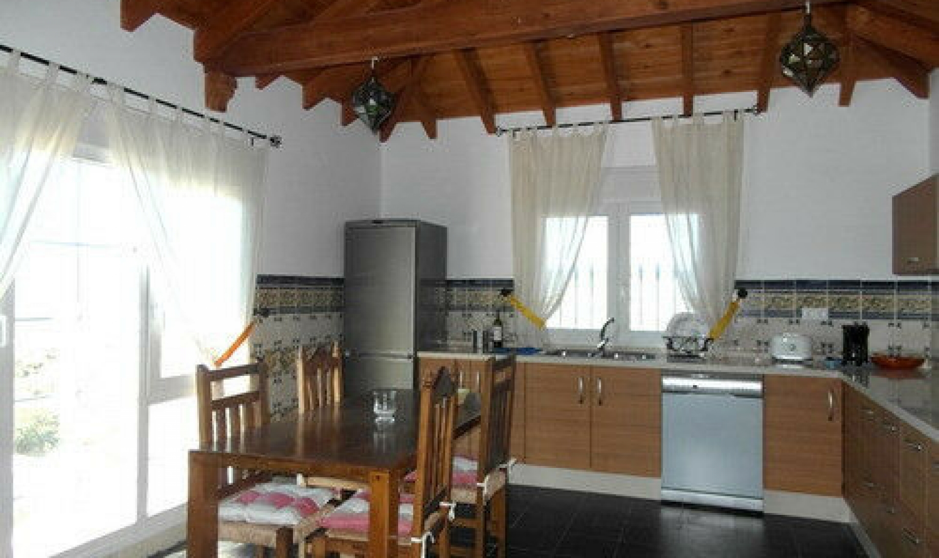 Resale - House -
Comares