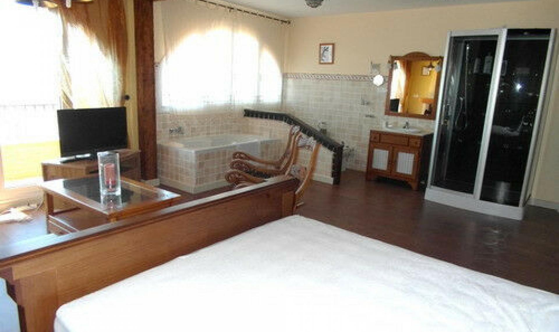 Resale - House -
Comares